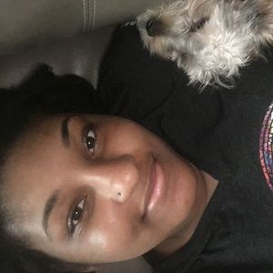 Meet your Posher, Armisha